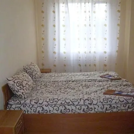 Vitan Hostel *